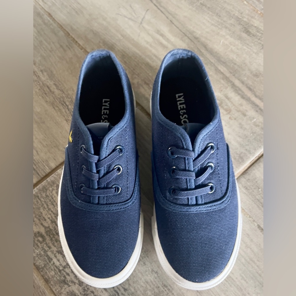 NWOT Lyle and Scott Kids Navy Blue Sneakers.  Size 1